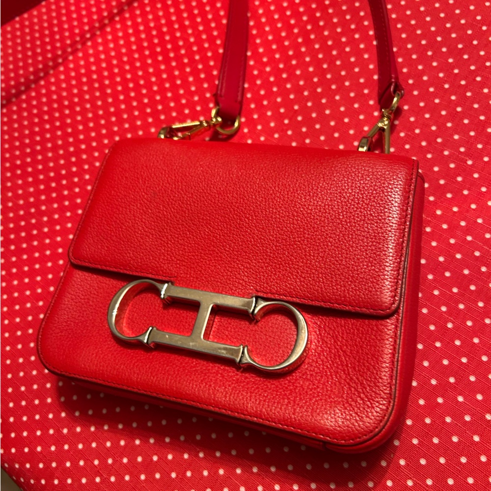 ❤️❤️❤️Carolina Herrera Red Leather Crossbody❣️❣️❣️❣️Super chic!